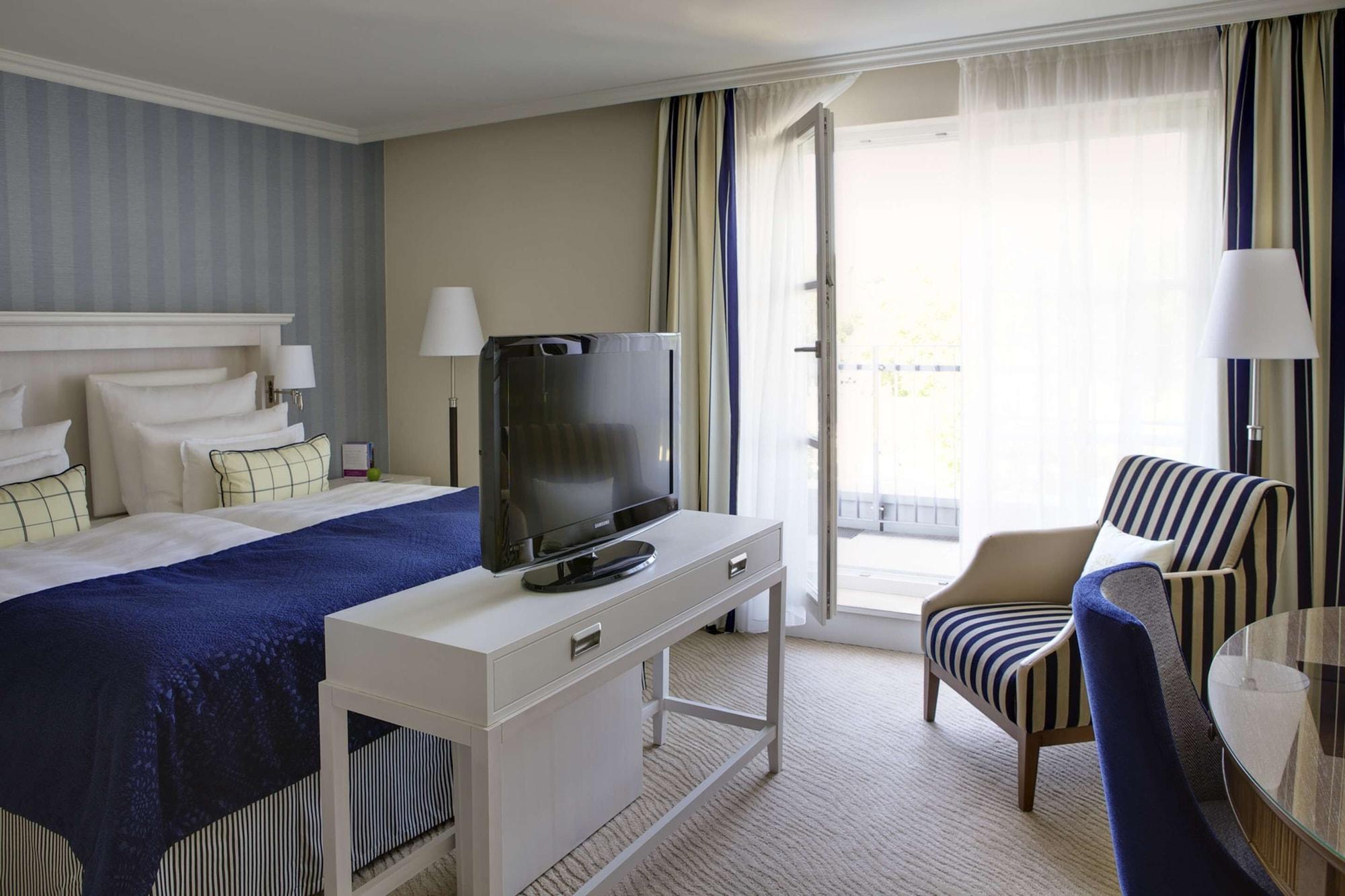 Steigenberger Grandhotel & Spa Heringsdorf Ngoại thất bức ảnh A room at the Hotel du Cap-Eden-Roc