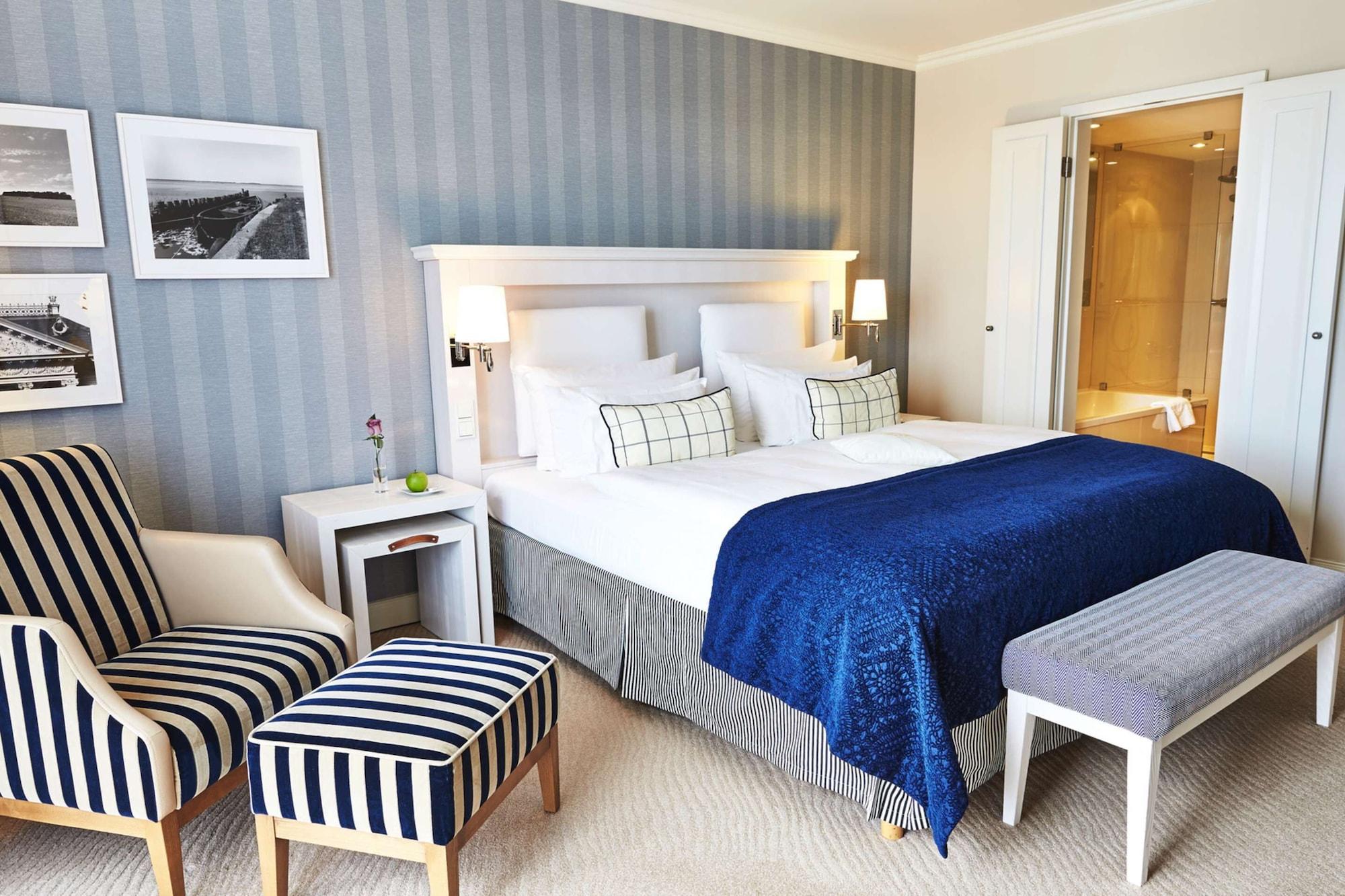 Steigenberger Grandhotel & Spa Heringsdorf Ngoại thất bức ảnh A bedroom at the Cape Grace