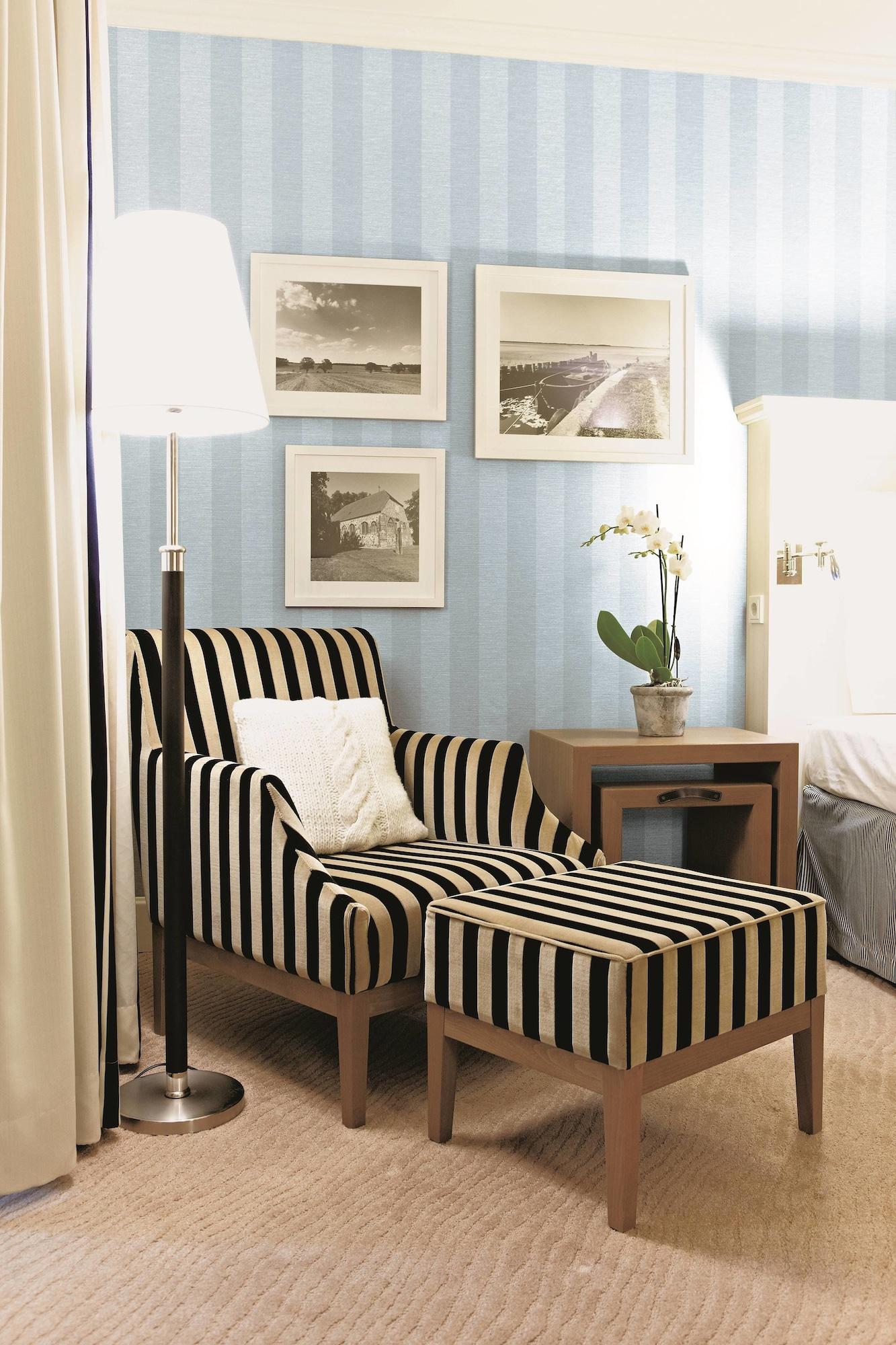 Steigenberger Grandhotel & Spa Heringsdorf Ngoại thất bức ảnh A chaise longue