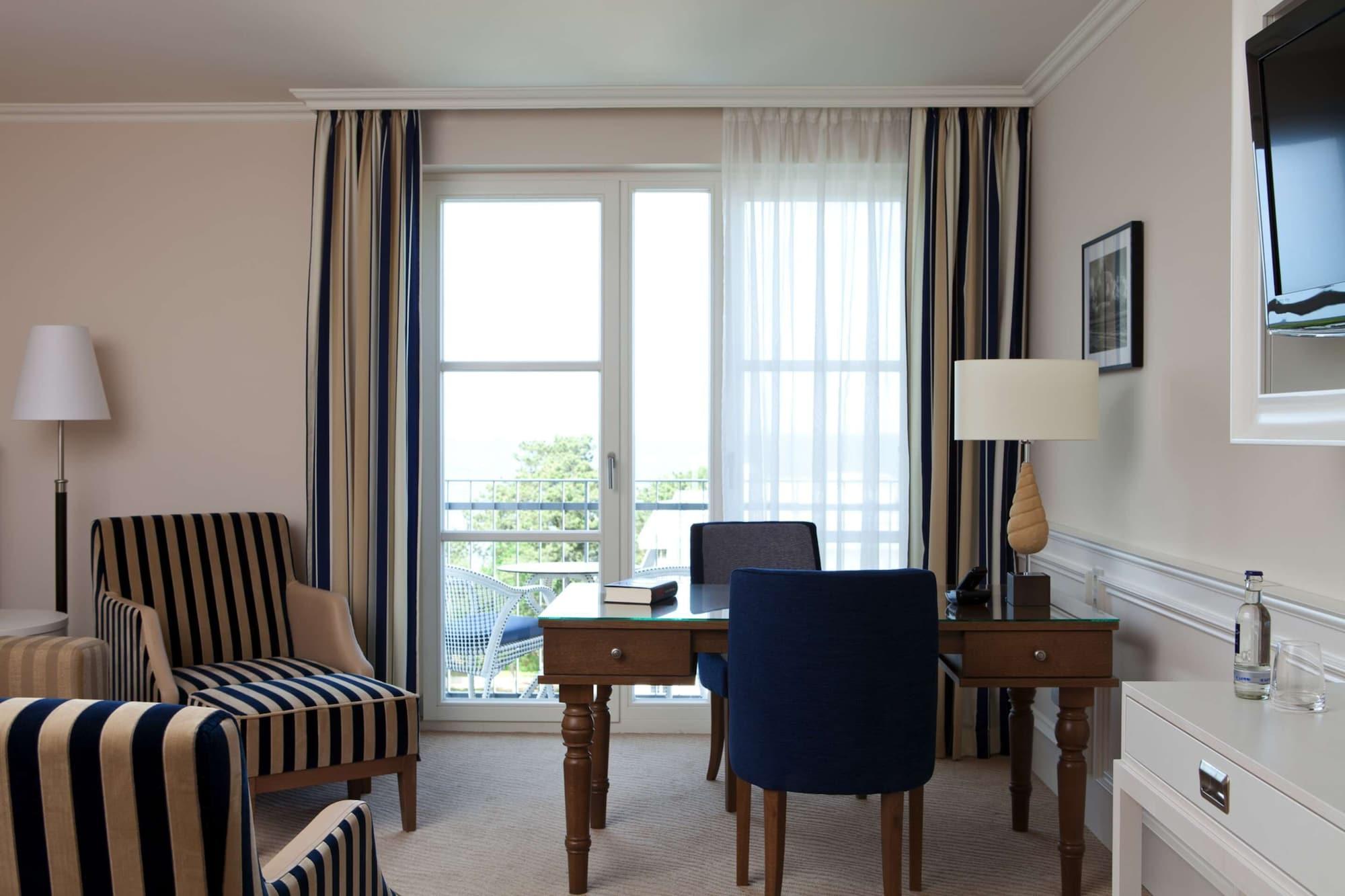 Steigenberger Grandhotel & Spa Heringsdorf Ngoại thất bức ảnh A room at the Hotel Axelmannstein
