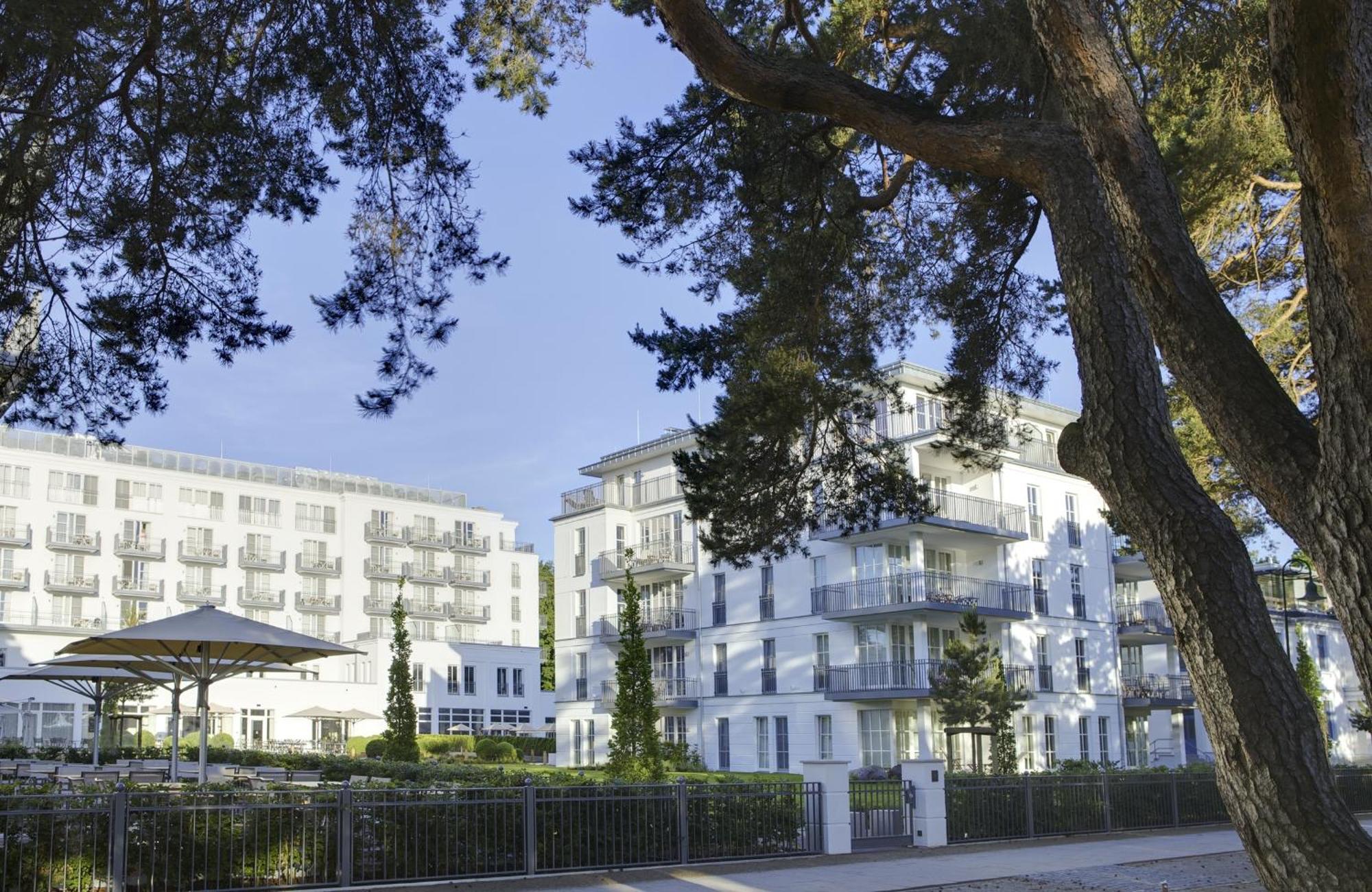 Steigenberger Grandhotel & Spa Heringsdorf Ngoại thất bức ảnh The new residential buildings